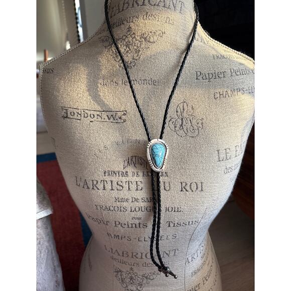 Faux Turquoise Bolo Tie – Western Cowboycore Blue Howlite Statement - Picture 1 of 4